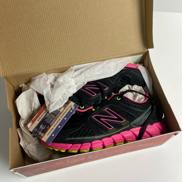 NWT New Balance W750v1 women’s black and pink running shoes size 6 - Picture 3 of 12